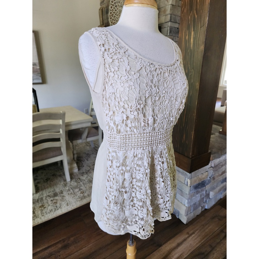 Y2K Dressbarn Cream Crochet Lace Peplum Sleeveless Blouse Top Boho Babydoll